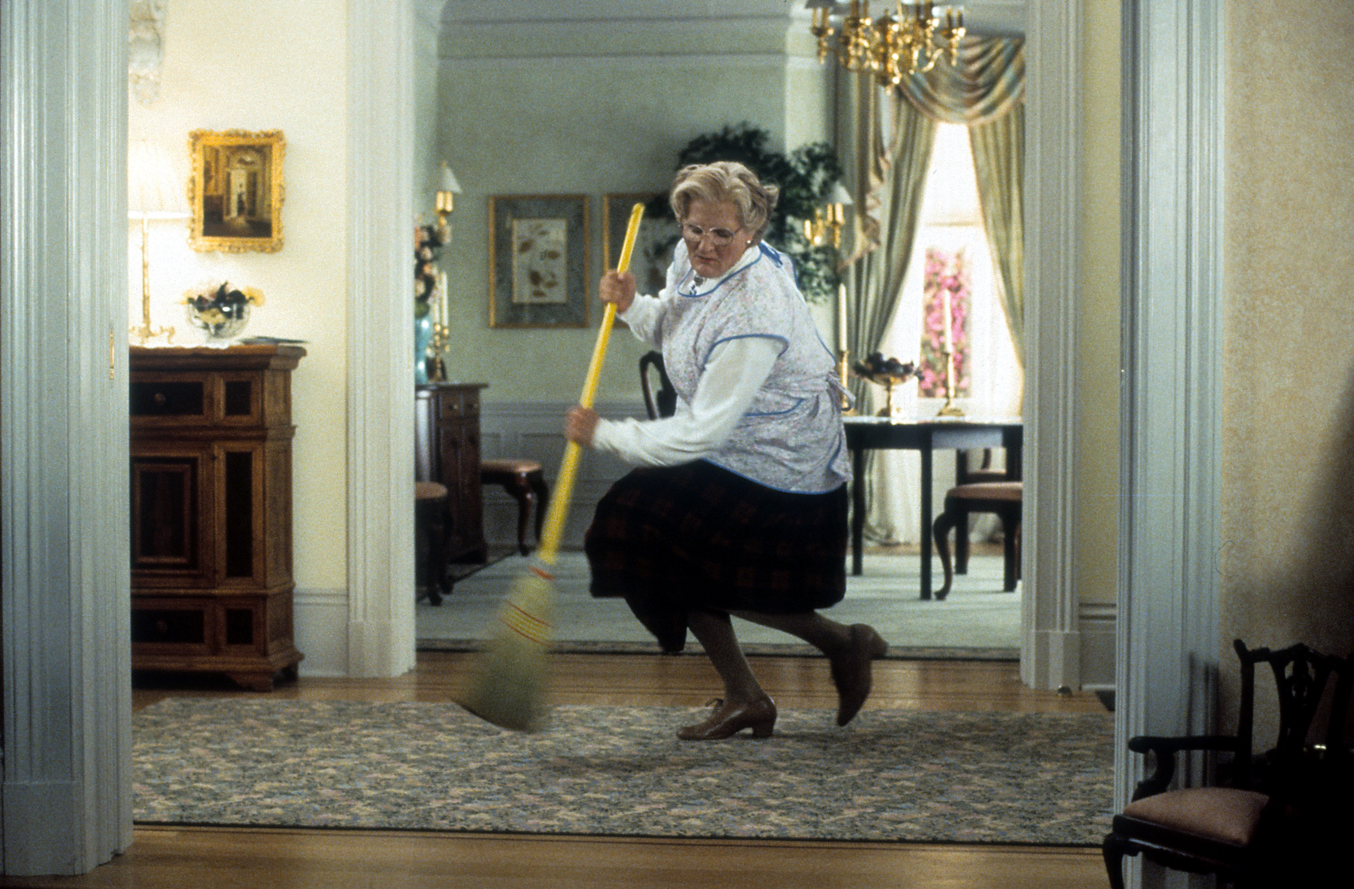Robin Williams spent up to five hours in makeup to transform into Mrs. Doubtfire, a process Director Chris Columbus described as physically demanding. His improvisations were so unpredictable that the script supervisor sometimes struggled to record everything he said. | Source: Getty Images