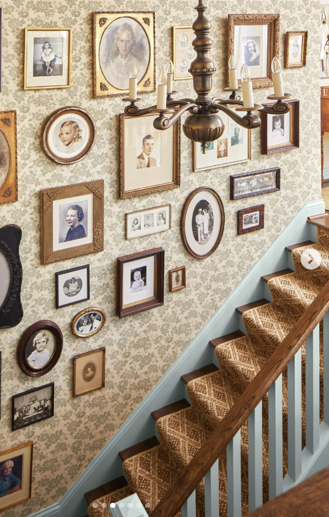 A gallery wall by the staircase | Source: instagram/housebeautiful