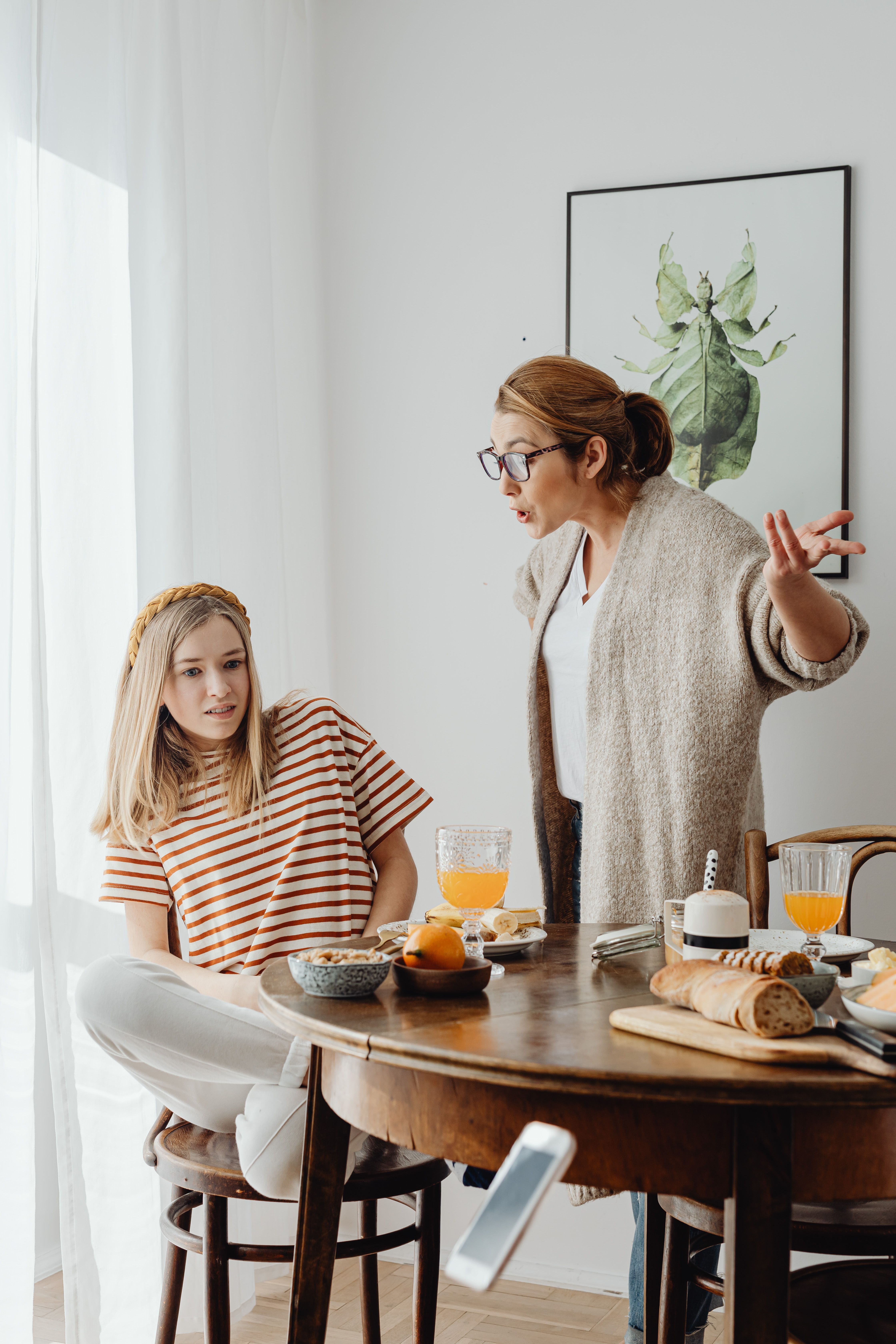 A woman scolding her daughter | Source: Pexels